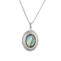 Zilveren ovale medaillon ketting met natuurlijke abalone schelp op witte achtergrond - Kleine Ovaal