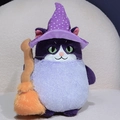 Plüsch-Katzenzauberer in Lila mit Sternenhut und Besen als Halloween-Kuscheltier - Lila Zauberer Katze Stil / 38cm