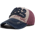 Gorra de béisbol vintage en azul y caqui con bordado 1962 y acabado desgastado retro - Ajustable / Azul Marino + Burdeos