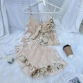 Set pigiama in raso champagne con fiori con canotta e pantaloncini con volant - S / Ciliegia Champagne