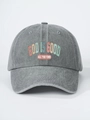 Detalle del estampado God Is Good en la gorra de béisbol vintage de denim lavado gris - Gris