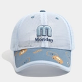 Dettaglio del cappellino mesh azzurro con ricamo m Monday e stampa orso per bambini - 52cm (2-5 Anni) / Azzurro