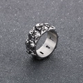Anillo de calavera de acero inoxidable plateado con grabados góticos punk vintage - US 10 / Color Acero