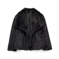 Dettaglio della trama in pelliccia sintetica nera su un caldo cappotto invernale da donna - XS / Nero