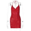 Dettaglio dell'abito mini rosso con paillettes con scollo a cappuccio e stile all'americana - S / Rosso
