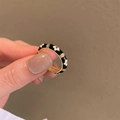 Adjustable gold and black 925 silver ring with white flower patterns and sparkling rhinestones - Gold Black Flower (JZ1504)