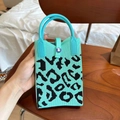 Mini sac bandoulière en tricot vert menthe à motif léopard avec poignées et boucle - Imprimé Léopard Cyan (Sac de Téléphone)