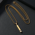 Collar dorado de acero inoxidable con elegante colgante rectangular de piedra de circón - Dorado (Circonita Única)