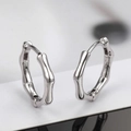 Orecchini a cerchio stile bambù in argento da uomo con finitura in metallo lucido - Argento (X120-A)