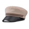 Nahaufnahme einer beigen Baker-Boy-Mütze mit Strasssteinen und einem Nietenband - M(56-58cm) / Beige