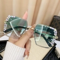Occhiali da sole squadrati vintage con lenti sfumate verdi e dettagli in strass lucidi - Montatura Dorata Doppia Lente Verde