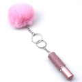 Dettaglio del pompon rosa e portachiavi con ciondolo a forma di rossetto con strass - Rosa