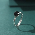 Anillo retro de plata de ley 925 con textura de bambú y gema de ágata negra óvalo - Abierto Ajustable / Plata Tailandesa con Ágata Negra