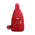 Rode nylon borsttas met gewatteerd ruitpatroon en verstelbare schouderband - Stijl 1 / Rood