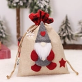 Weihnachts-Geschenkbeutel mit Wichtel-Motiv, rotem Karomuster und praktischem Kordelzug - Grauer Hut Waldgnom Süßigkeitentasche