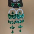 Dettaglio degli orecchini pendenti vintage in argento con gocce verde smeraldo lussuosi - Perno in Argento - Goccia d'Acqua Verde / Verde