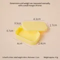 Miniatuur lichtgele plastic bento box met deksel voor DIY poppenhuis knutselen - Gele vierkante Bento Box