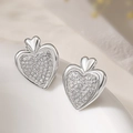 Eleganti orecchini a lobo a doppio cuore in argento placcato oro 18K con zirconi lucidi - Argento