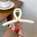 Elegant large cream hair claw clip with a minimalist matte finish for thick hair - Crisscross Style / 13cm / White