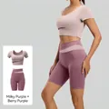 2-delige yoga-set voor dames met crop-top en high-waist short in melk- en bessenpaars - S / Boven- En Onderstuk / Melkpaars + Bessenpaars