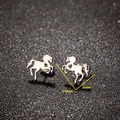 Poliert silberne Pferde-Ohrstecker aus Edelstahl mit ausgestanztem Herz-Design - Einhorn-Stil (696) / Stahlfarben