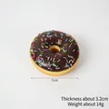 Beignet factice au chocolat avec pépites, modèle réaliste en mousse PU de 7 cm - Marron