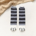 Calze spesse in pile corallo a righe grigie e nere con simpatico motivo a zampa - Taglia unica / Strisce Grigio Blu