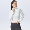 Nauwsluitende witte yoga-jas met lange mouwen en opstaande kraag voor fitness - S / Wit