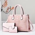 Ensemble de sacs à main roses 3 pièces avec texture crocodile et garniture dorée - Rose