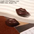 Miniatura labios de chocolate Hokkaido de resina para imanes de nevera DIY, 3,4 cm - Labios Café Oscuro (Brillante)