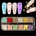 Set di decorazioni per nail art con fiori 3D e perline metalliche in scatola a 12 griglie - Set Sfere in Acciaio Metallico Fiore Colorato (N. 4)