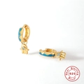 Detail van de S925 zilveren hand van Fatima oorbel met blauw emaille en goudkleur - 925 zilver / Goud #4