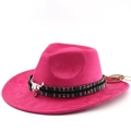 Détail d'un chapeau de cowboy fuchsia avec bande ethnique et ornement de tête de taureau - M (56-58cm) / Rose rouge