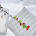 Ciondolo per cellulare a ciliegia in perle di vetro con bacche rosse e foglie verdi - Ciondolo con perline di ciliegia rossa
