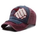 Casquette de baseball en denim délavé bleu et bordeaux avec broderie punk poing - Rouge