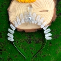 Couronne de cristal faite main avec quartz blanc et motif soleil sur mousse et bois - Style de Soleil