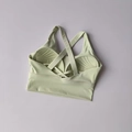 Soutien-gorge de sport vert menthe avec bretelles croisées et coussinets de soutien intégrés - S / Vert Haricot