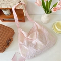 Detailansicht der rosa Schultertasche mit weißer 3D Schmetterling Stickerei und Spitze - Hellrosa Schmetterling
