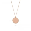 Dettaglio pendente tondo geometrico in oro rosa con cristalli su catena in acciaio inox - Cerchio Piccolo / Oro rosa