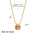 Dettaglio della collana con ciondolo in zircone rosa e misure della catena placcata oro - Stile Rosa (NB-N1402)