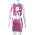 Details des pinken Metallic-Zweiteilers mit Cut-Out-Crop-Top und Minirock - S / Rosa
