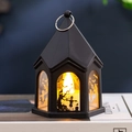 Lanterne d'Halloween hexagonale noire avec bougie LED et détails de silhouette d'épouvantail - Épouvantail