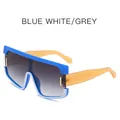 Oversized vierkante zonnebril in blauw-wit kleurblok met grijze verloopglazen - Blauw Wit Frame Verloop Grijs