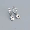 Créoles en argent avec pendentif étoile carrée orné d'une pierre précieuse noire - Argent 925 / Argent Platine (Zircone Noire)