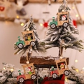 Set di quattro ornamenti natalizi vintage in legno a forma di treno con Babbo Natale e renna - Stile Legno Naturale (O-FJ83)
