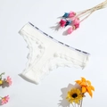 Weiße Baumwoll-Tanga für Damen mit Spitzenbesatz und LOVE YOU Gummibund-Detail - M(28) / Weiß