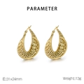 Makroansicht goldener geflochtener Tropfenohrringe mit Maßen 31x24mm und Gewicht 13g - Gold (KE111372-KFC)