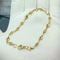 Bracciale minimalista in acciaio inossidabile dorato con maglie a cuore e dettagli - Bracciale a Maglia di Cuore / Oro