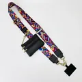 Bunter Boho-Handygurt mit geometrischem Muster und schwarzer Leder-Geldbörse als Anhänger - Bunte Geometrische