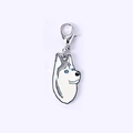 Détail du pendentif husky en émail avec fermoir mousqueton argenté et yeux bleus - 33 Husky